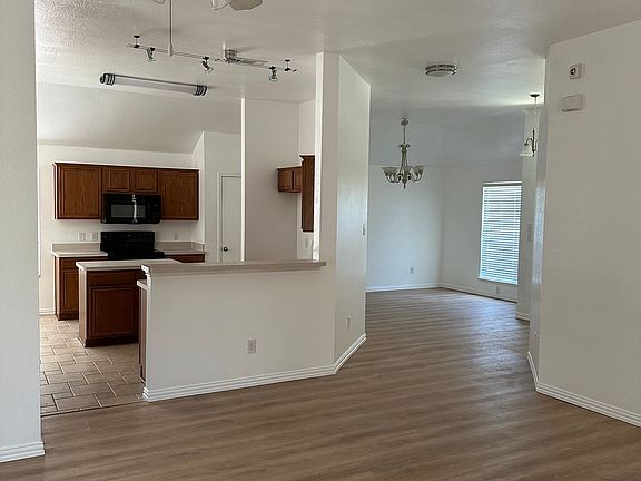 5th image of 105 Wildhaven Dr