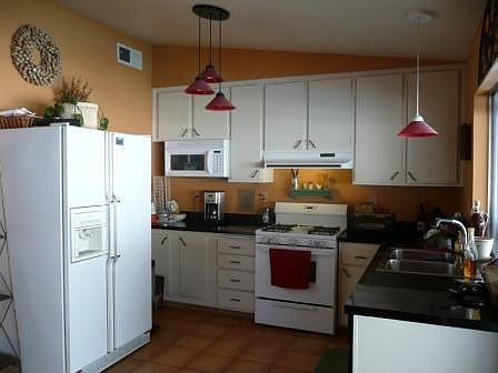 5th image of 5549 Surrey St