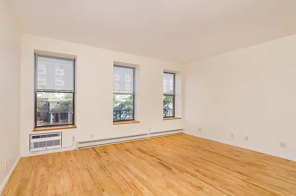 Rented by Compass | media 7