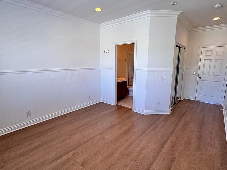 326 Manila Ave — Photo 36