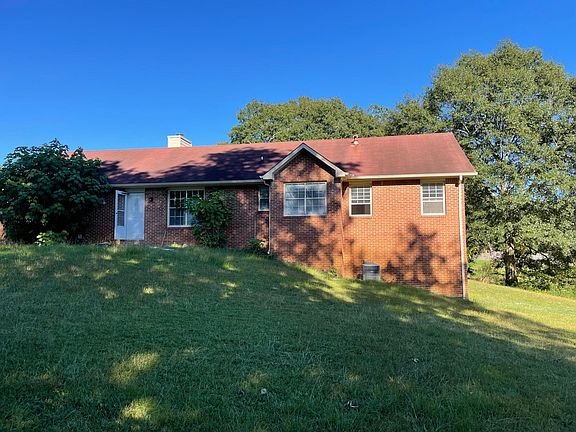 2nd image of 140 Oliver Way
