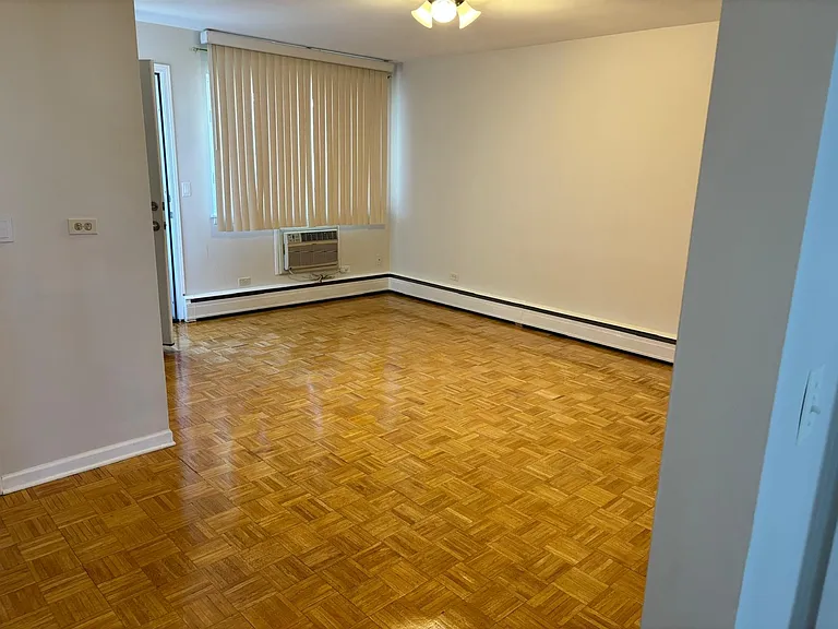 1509 Brown St #11E — Photo 13