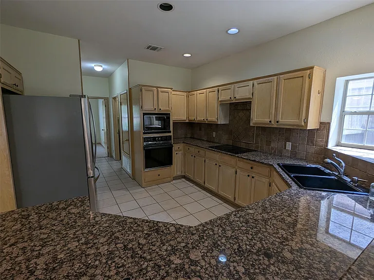 7602 Mifflin Kenedy Ter — Photo 9