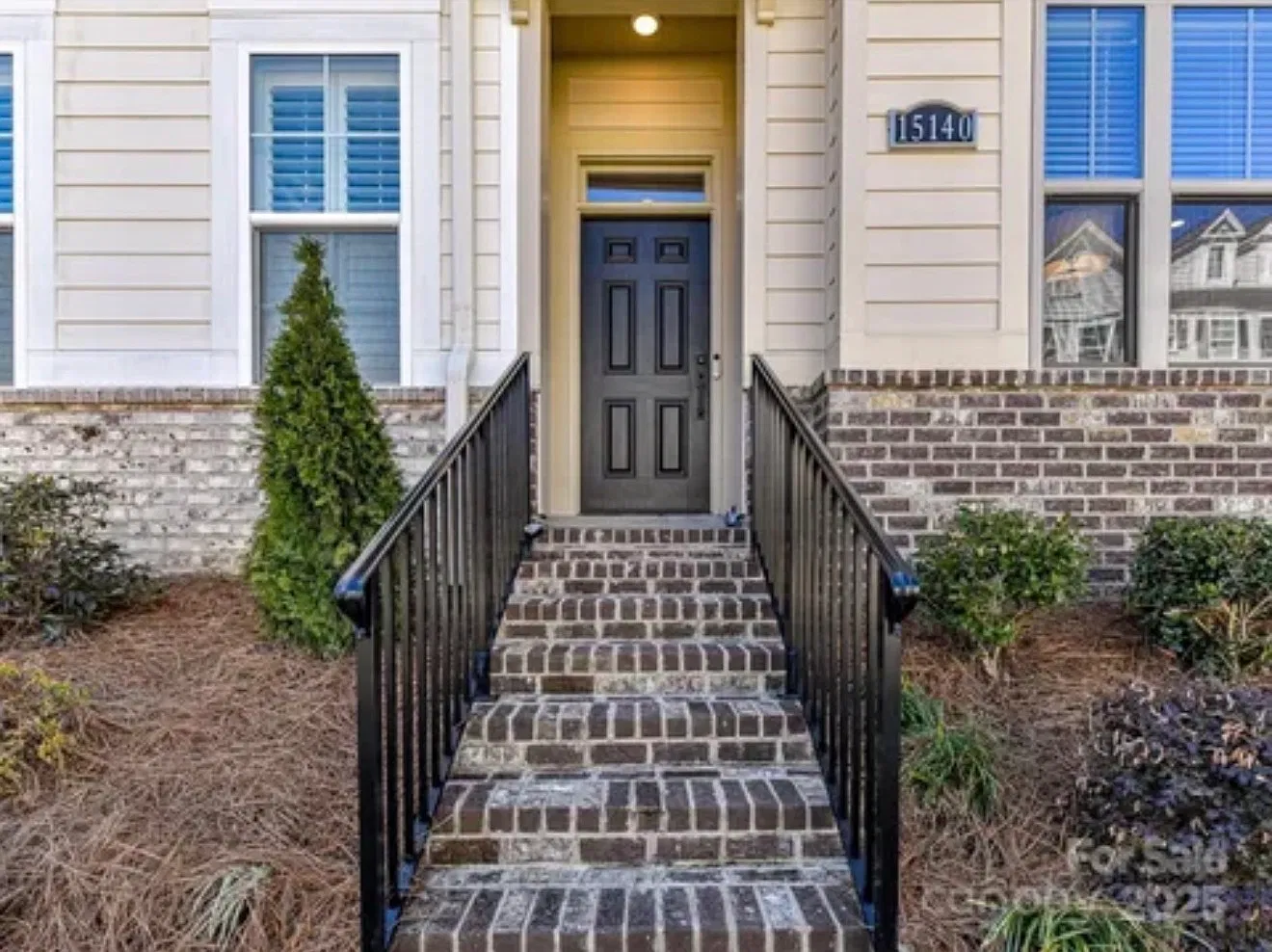 3 bed, 2.5 bath, 2577 sqft, $3,800 — Photo 2