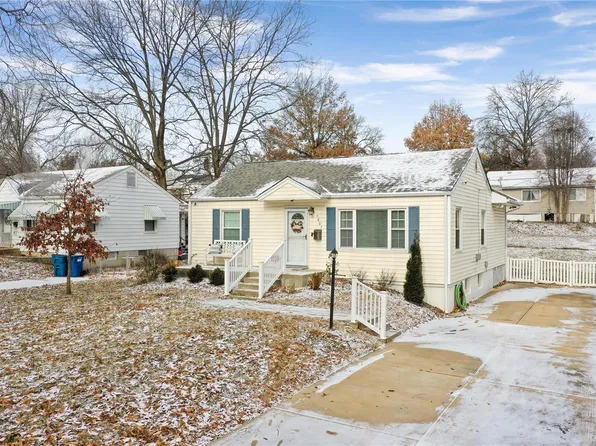 9807 Eastbrook Dr, Saint Louis, MO 63114