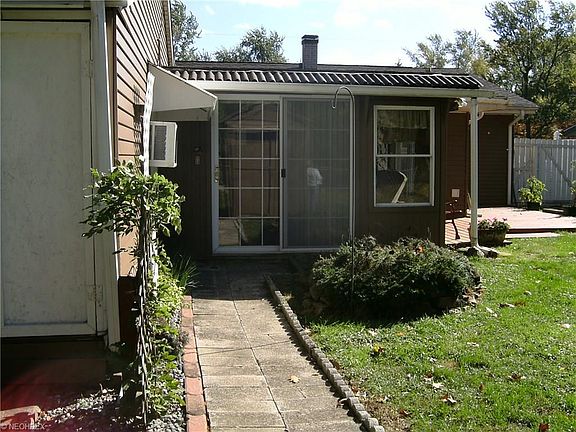 3rd image of 3435 Lynwood Dr NW