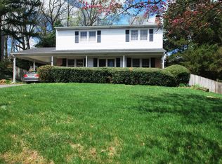 6806 Houndmaster Rd, Springfield, VA 22152
