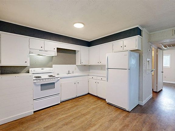 2nd image of 16567 Fm 2154 Rd APT 10