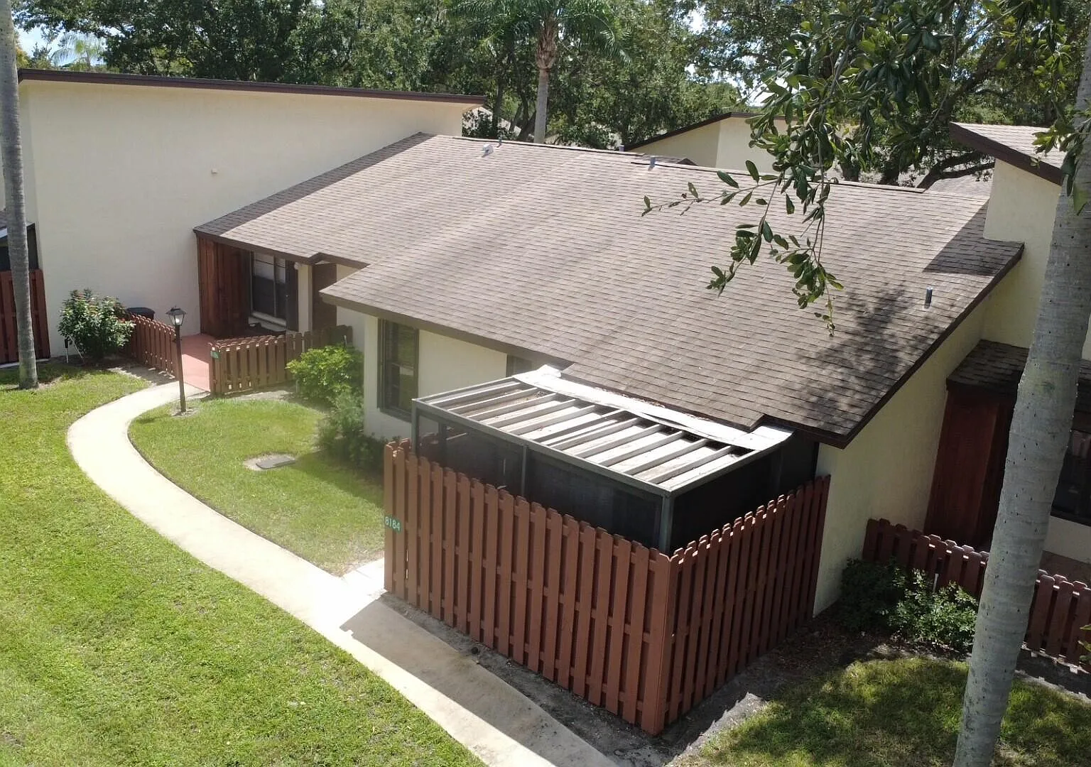 2 bed, 2.0 bath, 1026 sqft, $2,000 — Photo 2