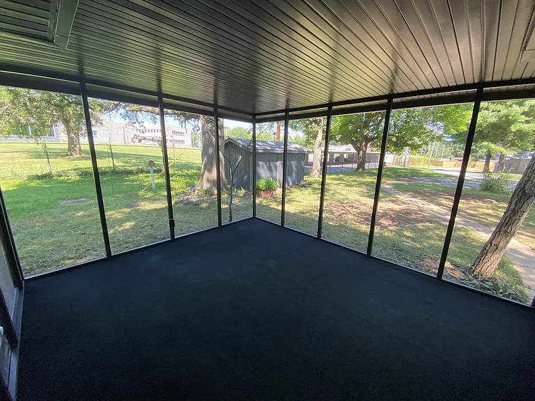 9 Lake Grove Clb — Photo 13