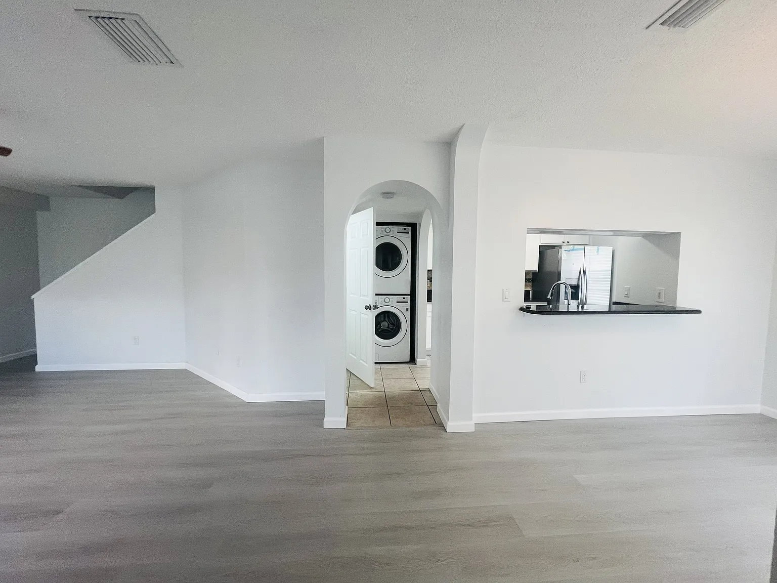 3 bed, 2.5 bath, 1500 sqft, $1,900 — Photo 4