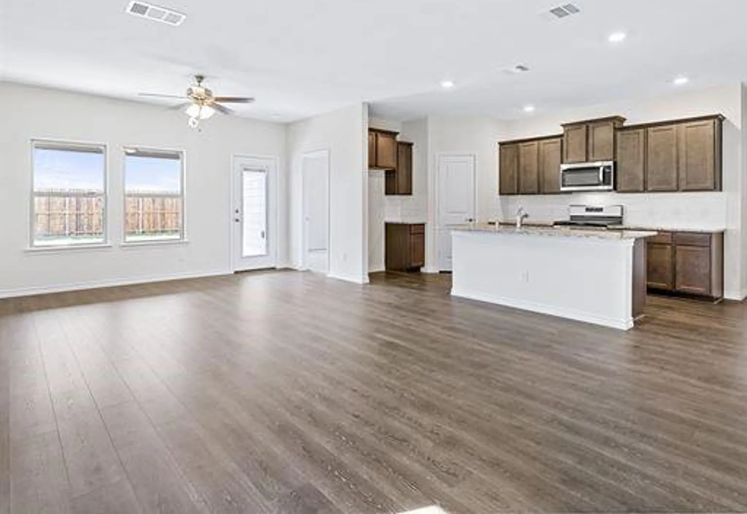 Charming 3-Bedroom Single-Family Home for Rent Built in 2023. — Photo 4
