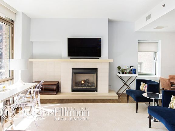 2nd image of 120 W 72nd St APT 4A