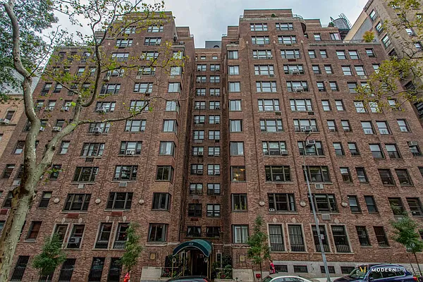 Sold by Modern Spaces | media 13