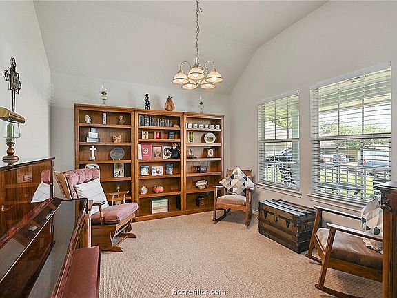 4th image of 900 Trellis Gate Ct