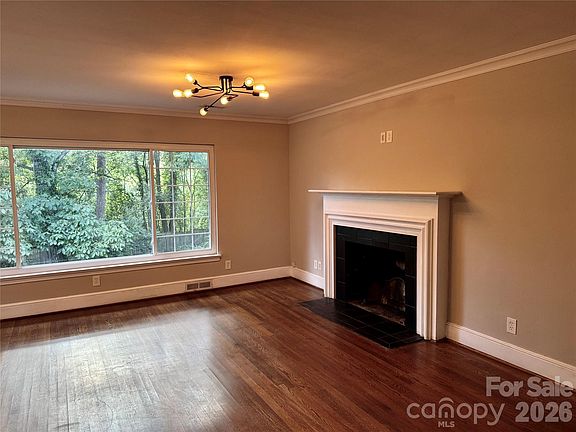 3rd image of 2108 Hassell Pl