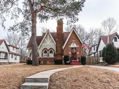 7551 Grand Ave, Kansas City, MO, 64114
