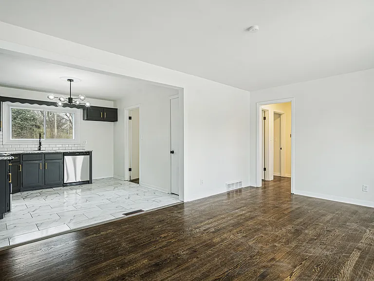 7109 Conser St — Photo 10