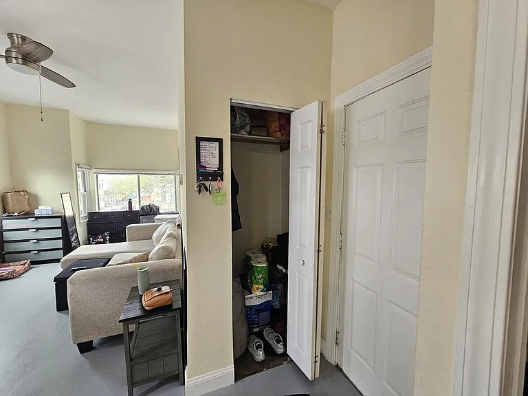 464 Meridian St #B — Photo 5