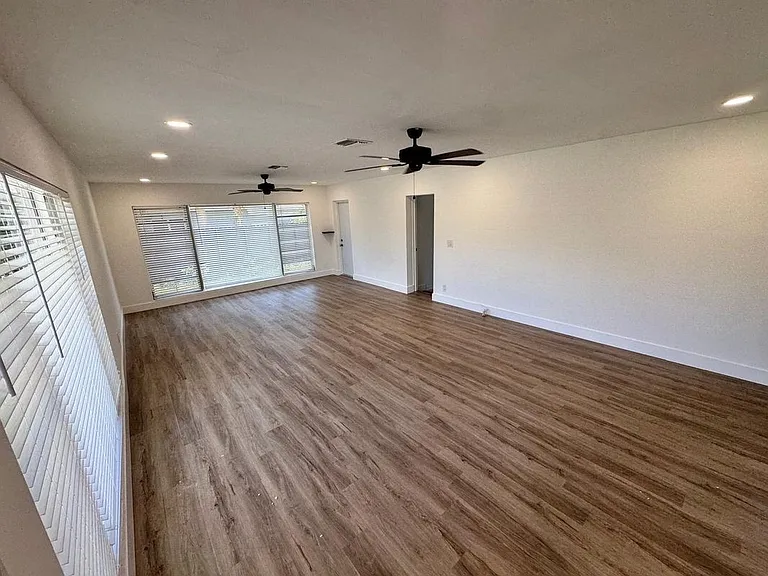 1101 S Seacrest Blvd — Photo 3