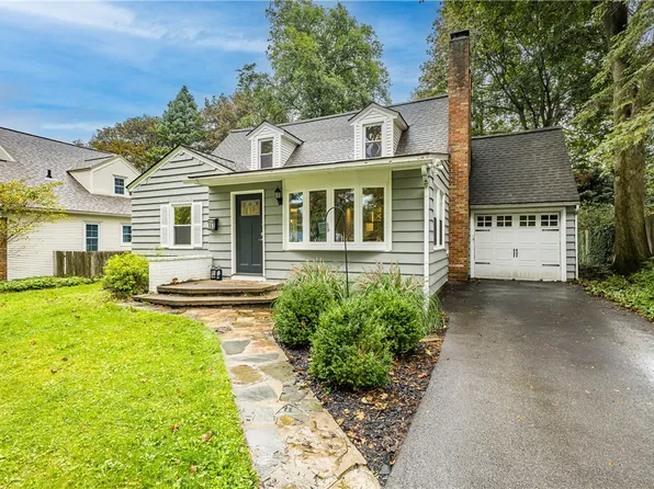 162 Clovercrest Dr, Rochester, NY 14618