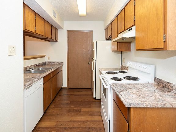 5th image of 4411 Whispering Valley Dr