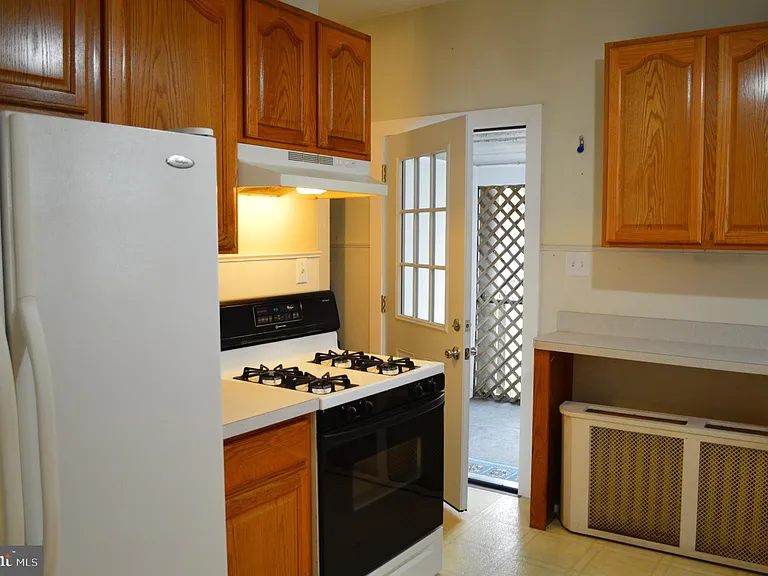 121 Broad St — Photo 8