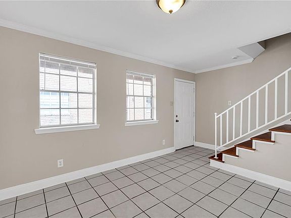 3rd image of 229-235 W Esplanade Ave