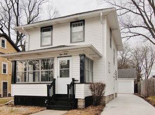 830 Iowa Ave, Aurora, IL 60506