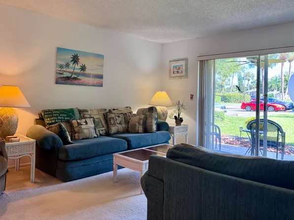 4215 E Bay Dr, Clearwater, FL