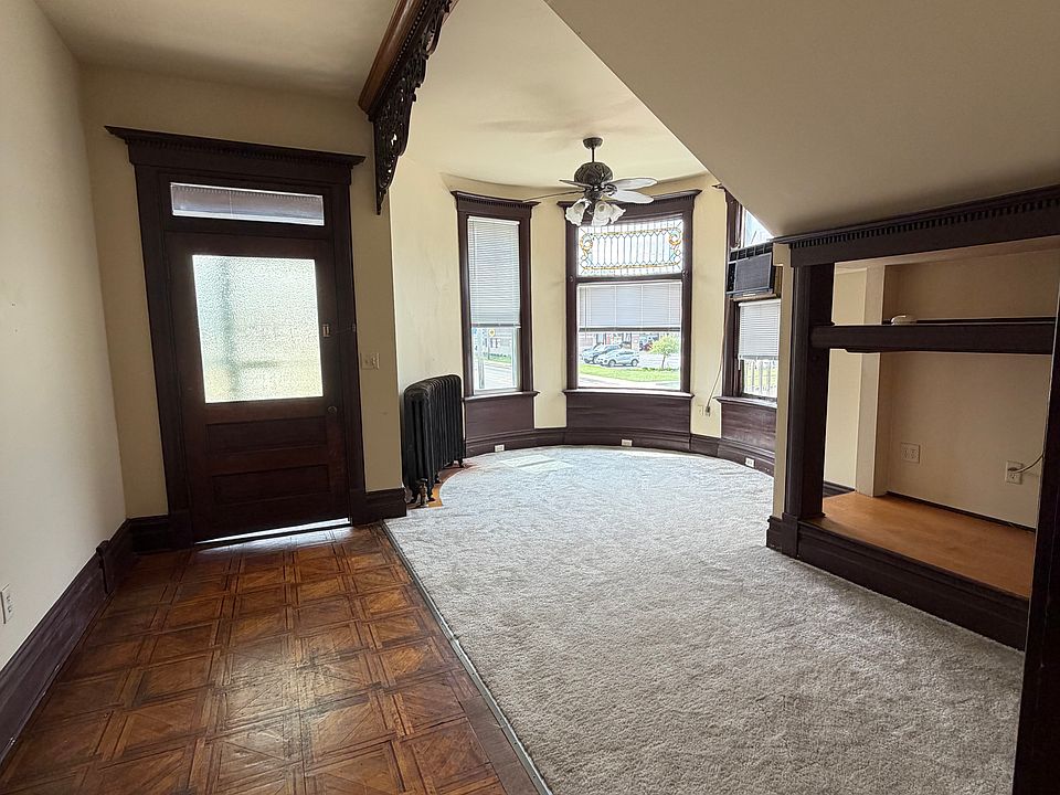 1st image of 802 E Jefferson St #1