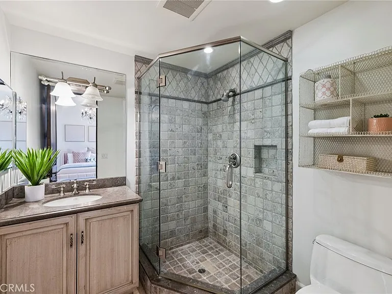 215 S Poinsettia Ave — Photo 40