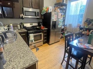 1022 W Belmont Ave #3, Chicago, IL 60657