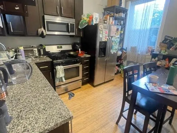 1022 W Belmont Ave #3, Chicago, IL 60657