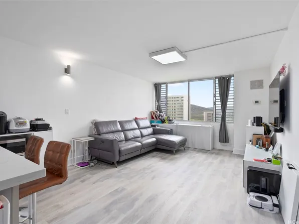 3045 Ala Napuaa Pl APT 311, Honolulu, HI 96818