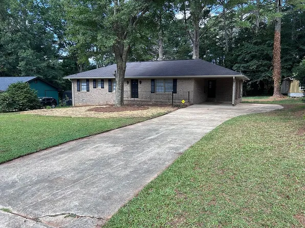 109 Forestwood Dr, Griffin, GA 30223