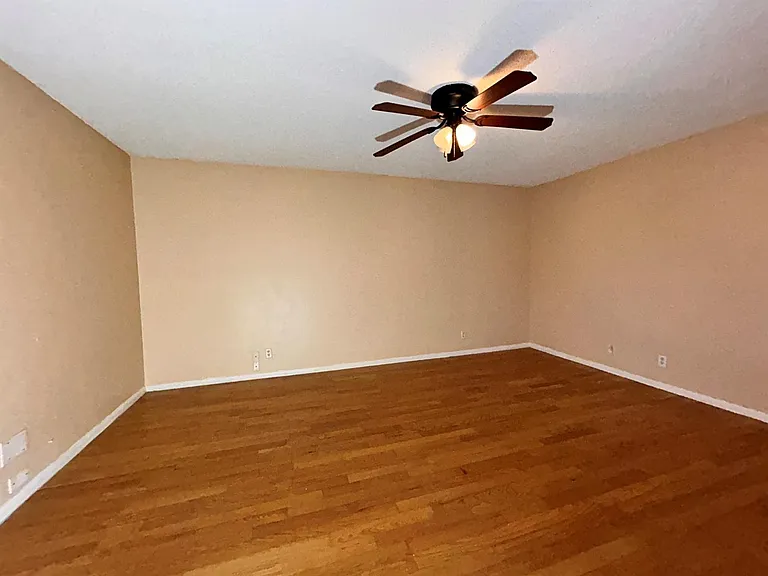 11983 Shakerwood Ln — Photo 23