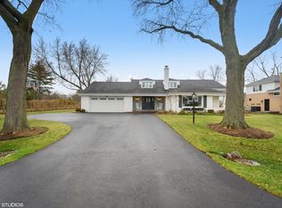 1020 Huckleberry Ln, Glenview, IL