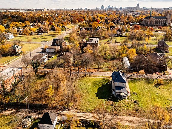 5th image of 127 Rosedale Ct