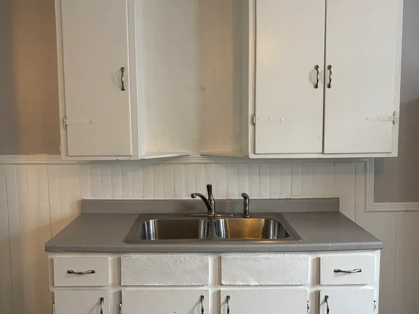 661 Oliver St APT 4, North Tonawanda, NY 14120