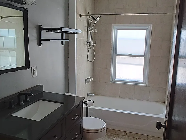 2842 Indianola Ave — Photo 3