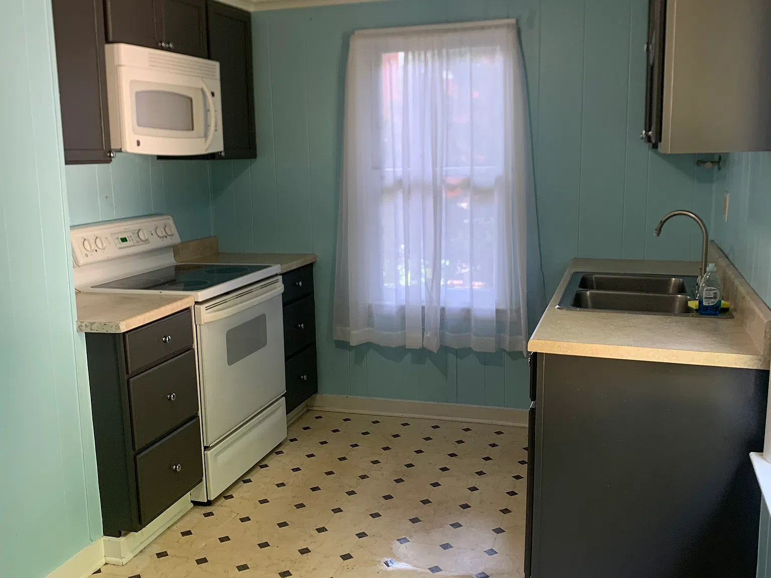 4 bed, 1500 sqft, $2,500 — Photo 3