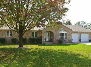 518 E Park View Dr, Gilman, IL 60938