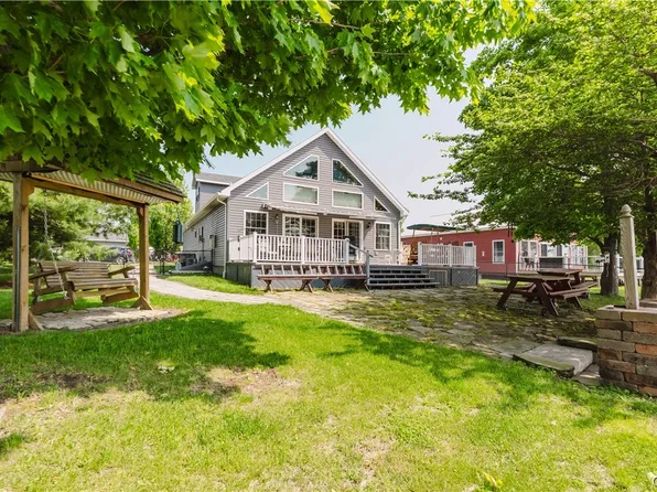6938 Klock Rd, Three Mile Bay, NY 13693