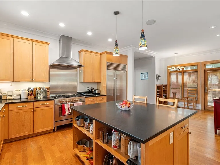 71 Magazine St #1A — Photo 2