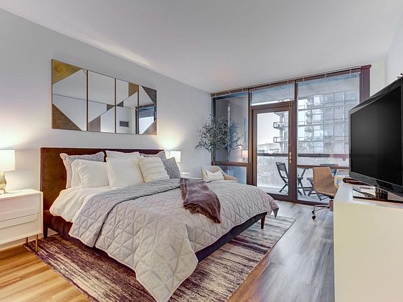 3rd image of 1421 N Halsted St #2206