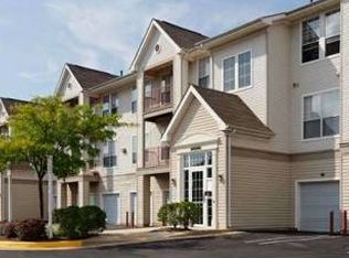 45571 Bentgrass Ter APT 303, Potomac Falls, VA 20165