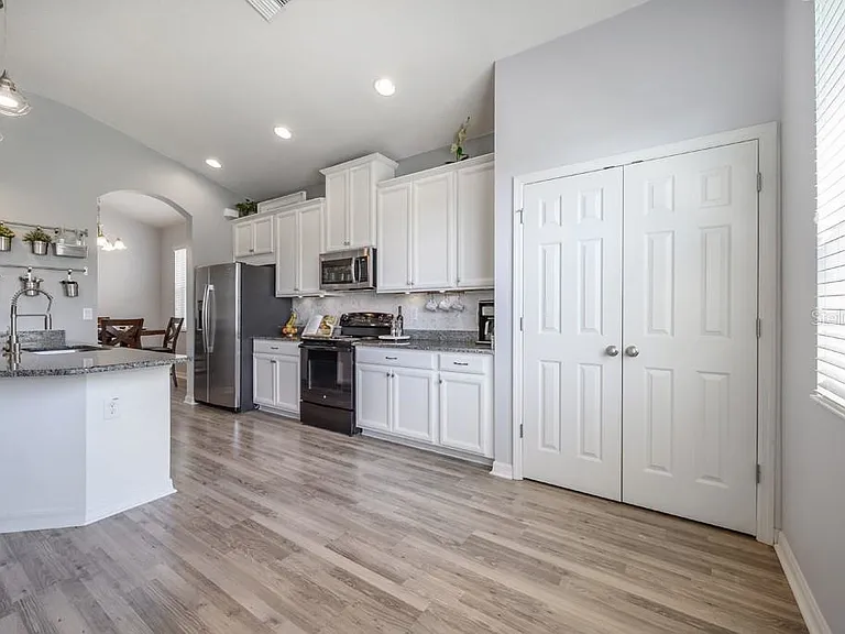 8214 Willow Beach Dr — Photo 14