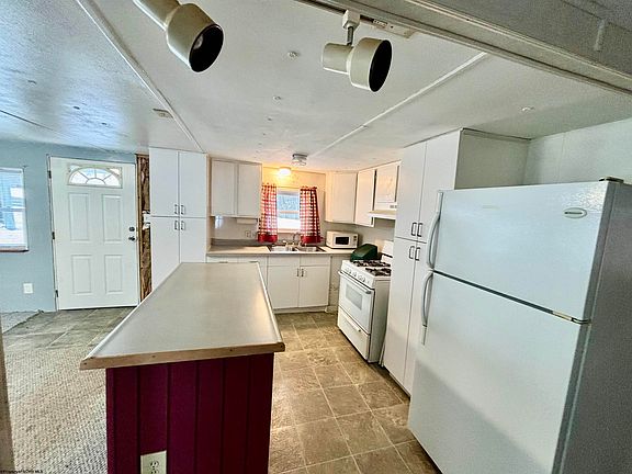 4th image of 512 Broadway Ave