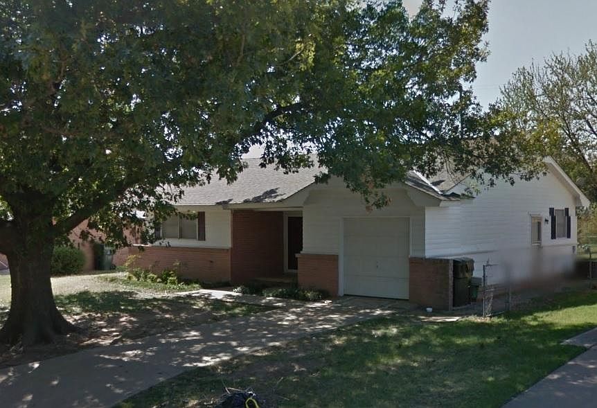 1st image of 1106 Canterbury Ave
